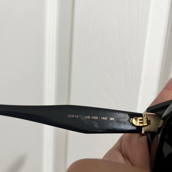 Prada sunglasses - Picture 4 of 5